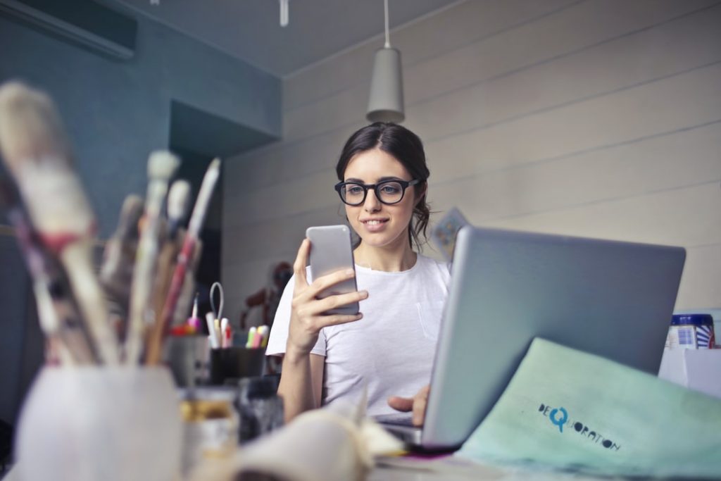 girl with smartphone