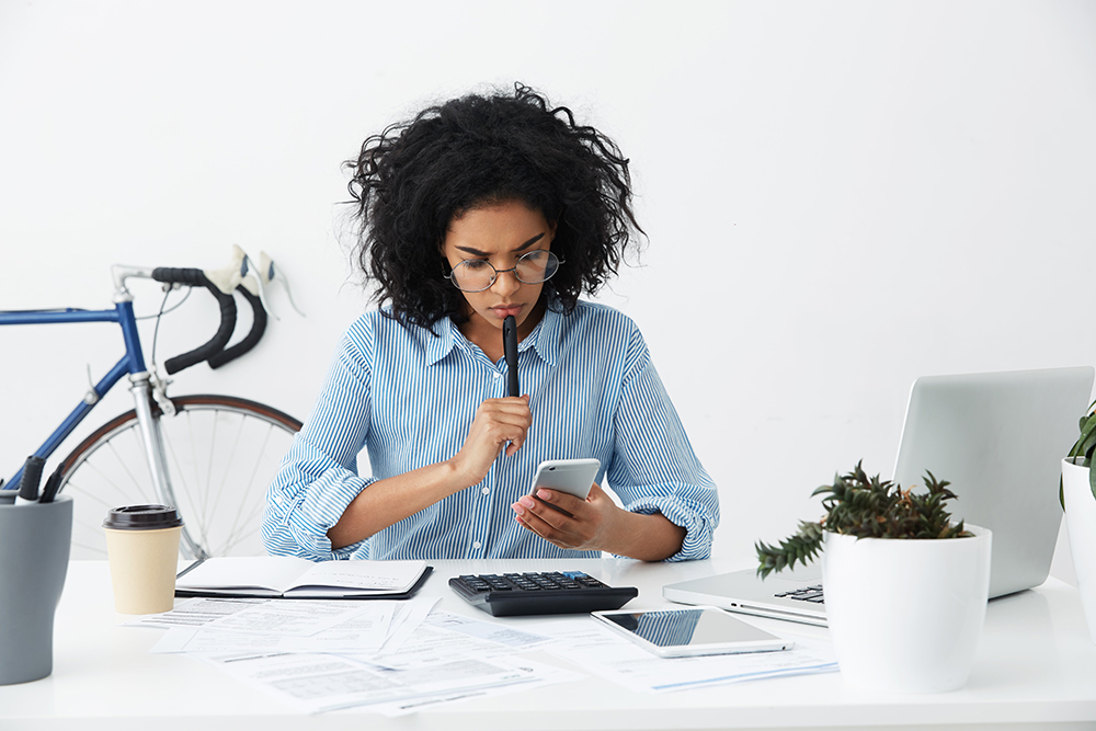 girl making calculations